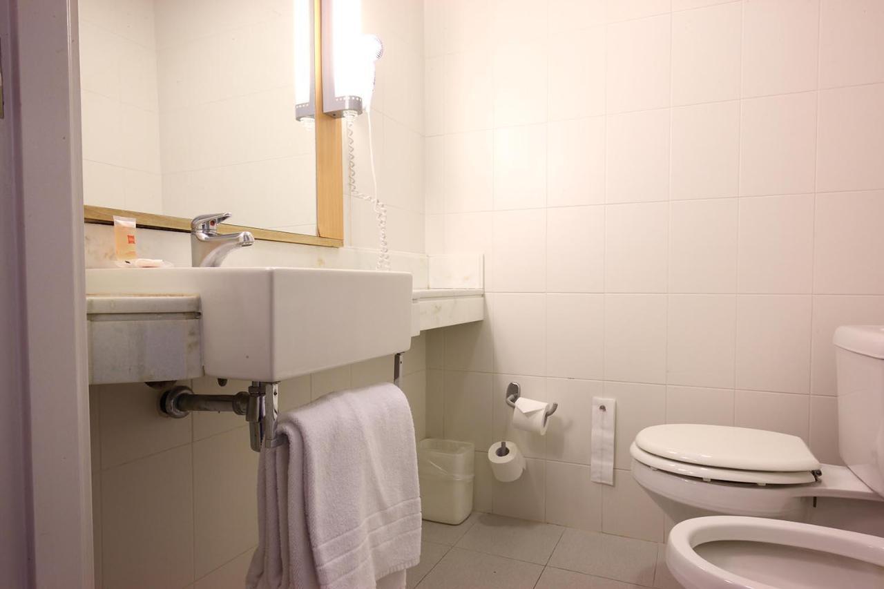 Отель Ibis Buenos Aires Obelisco Экстерьер фото