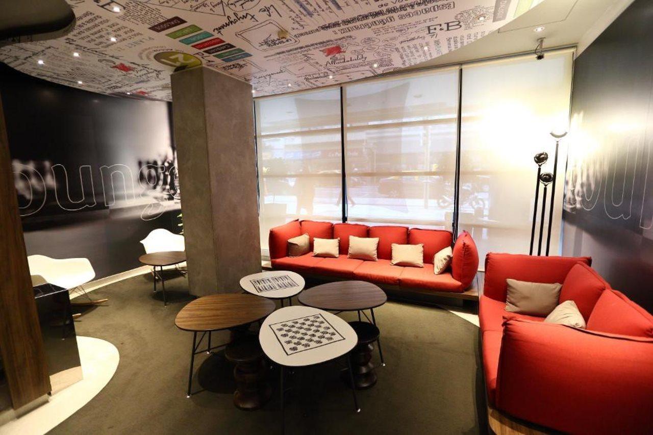 Отель Ibis Buenos Aires Obelisco Экстерьер фото