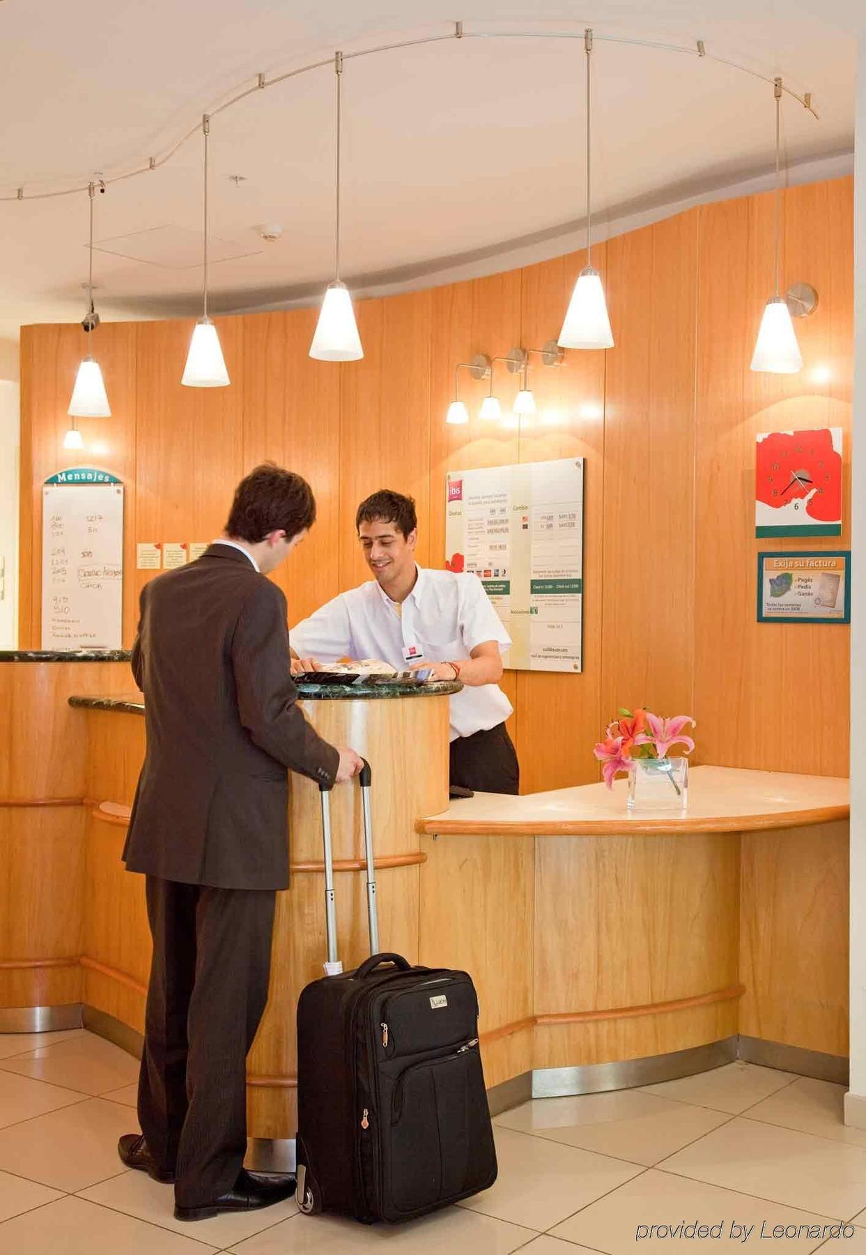 Отель Ibis Buenos Aires Obelisco Экстерьер фото
