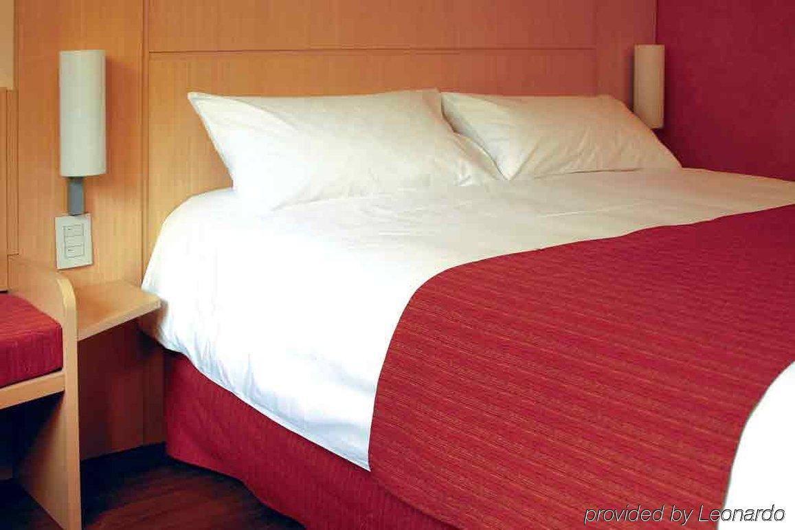 Отель Ibis Buenos Aires Obelisco Экстерьер фото