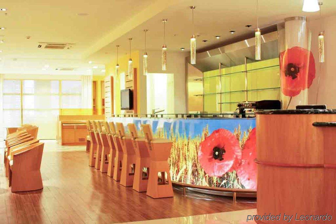 Отель Ibis Buenos Aires Obelisco Экстерьер фото
