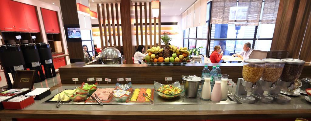 Отель Ibis Buenos Aires Obelisco Экстерьер фото