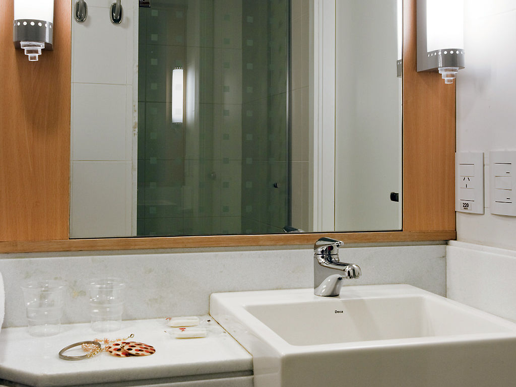 Отель Ibis Buenos Aires Obelisco Экстерьер фото